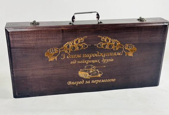 Гравировка на кейсе из фанеры