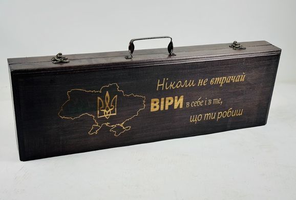 Гравировка на кейсе из фанеры