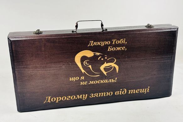Гравировка на кейсе из фанеры