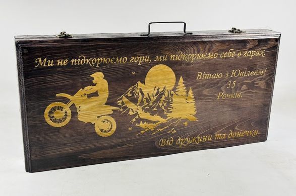 Гравировка на кейсе из фанеры